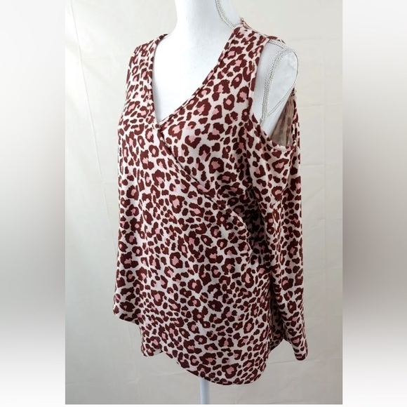 ❤️ 🆕 BOSTON PROPER Womens Top Long Sleeve Cold Shoulder Surplice Animal print L - Picture 2 of 11